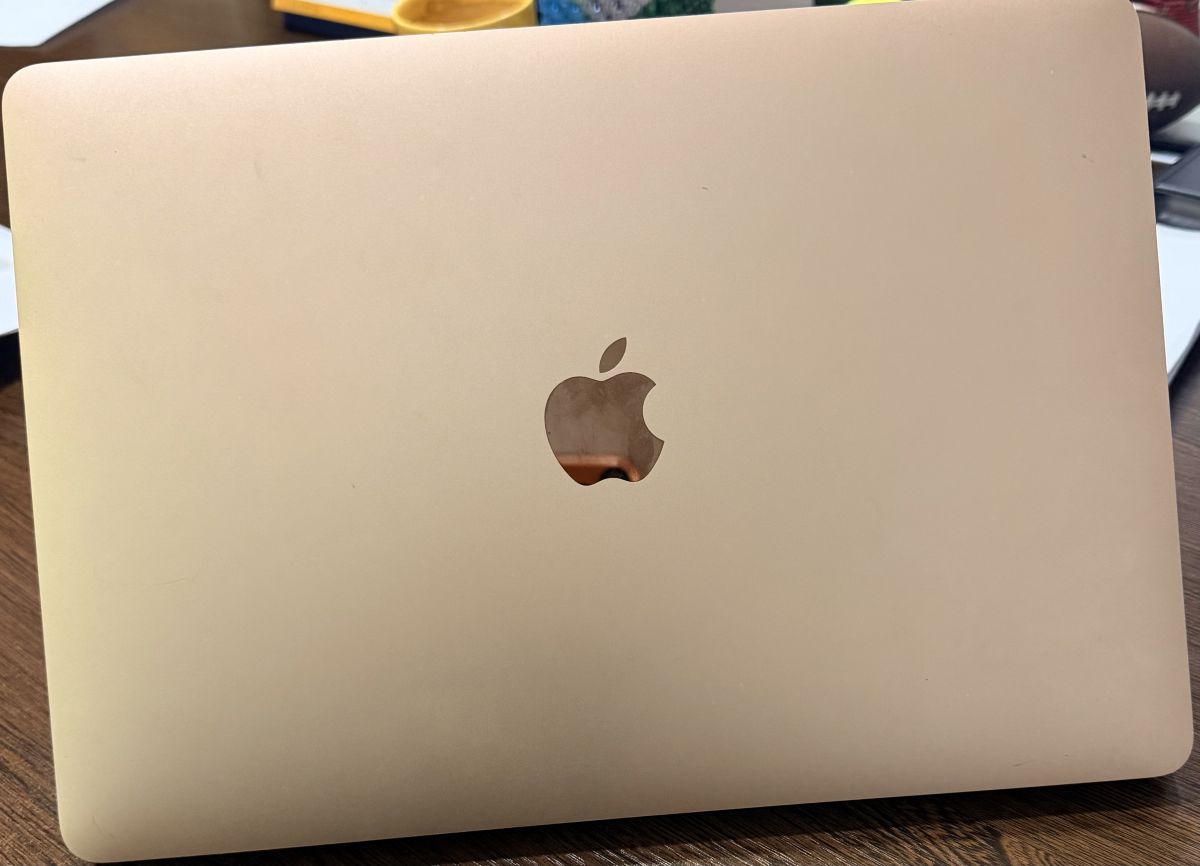 MacBook Air en bon état avec chargeur - Prix négociable