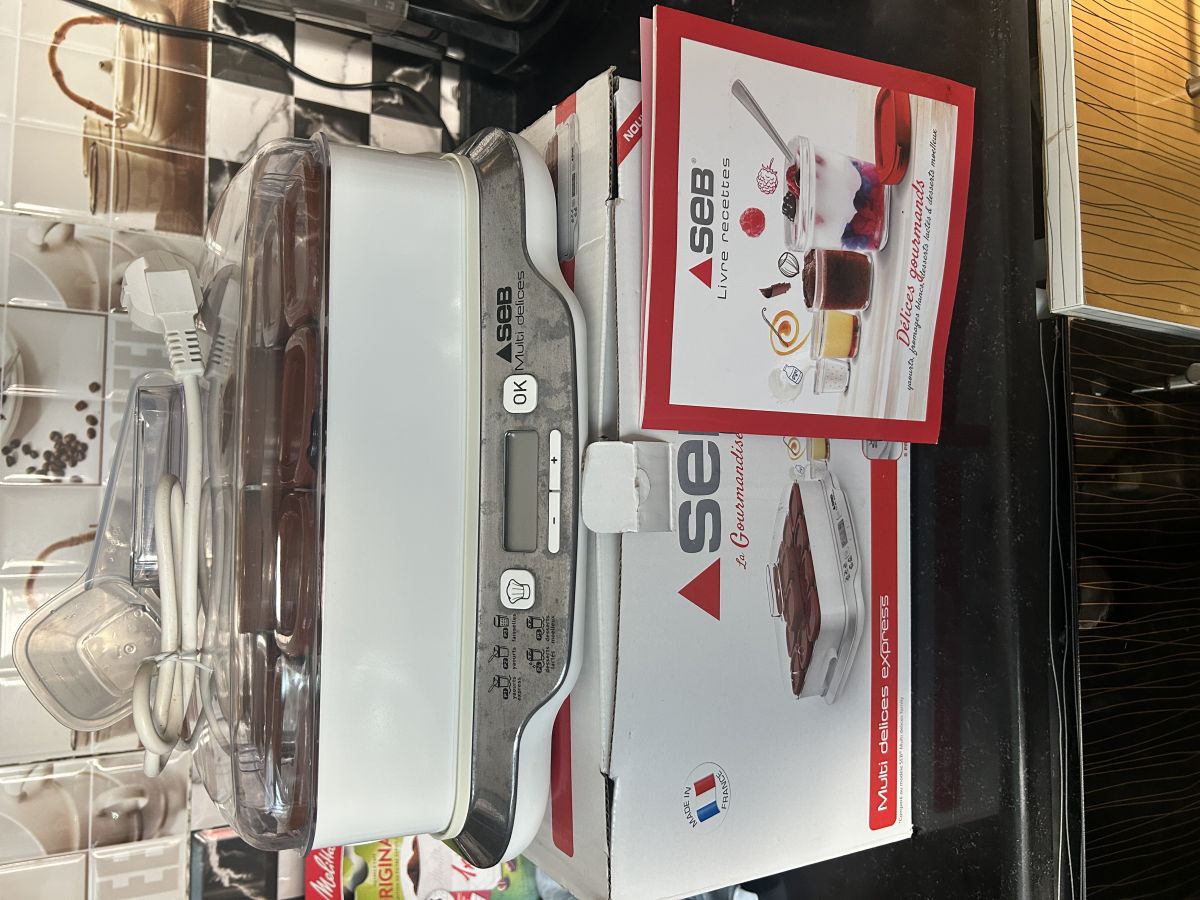 Yaourtière 12 pots, comme neuf