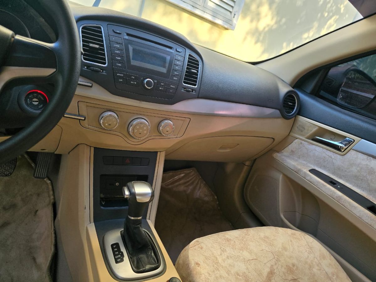 4 Voitures en excellent état à vendre - V8 TOYOTA landcruiser & MARQUE MG 2016 & HYUNDAI CRETA 2023, Kia SPORTAGE 2012