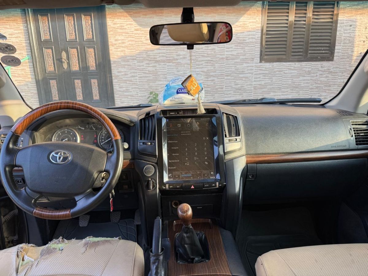 4 Voitures en excellent état à vendre - V8 TOYOTA landcruiser & MARQUE MG 2016 & HYUNDAI CRETA 2023, Kia SPORTAGE 2012