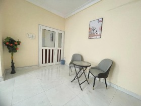 Chambre lit double avec salle de bain