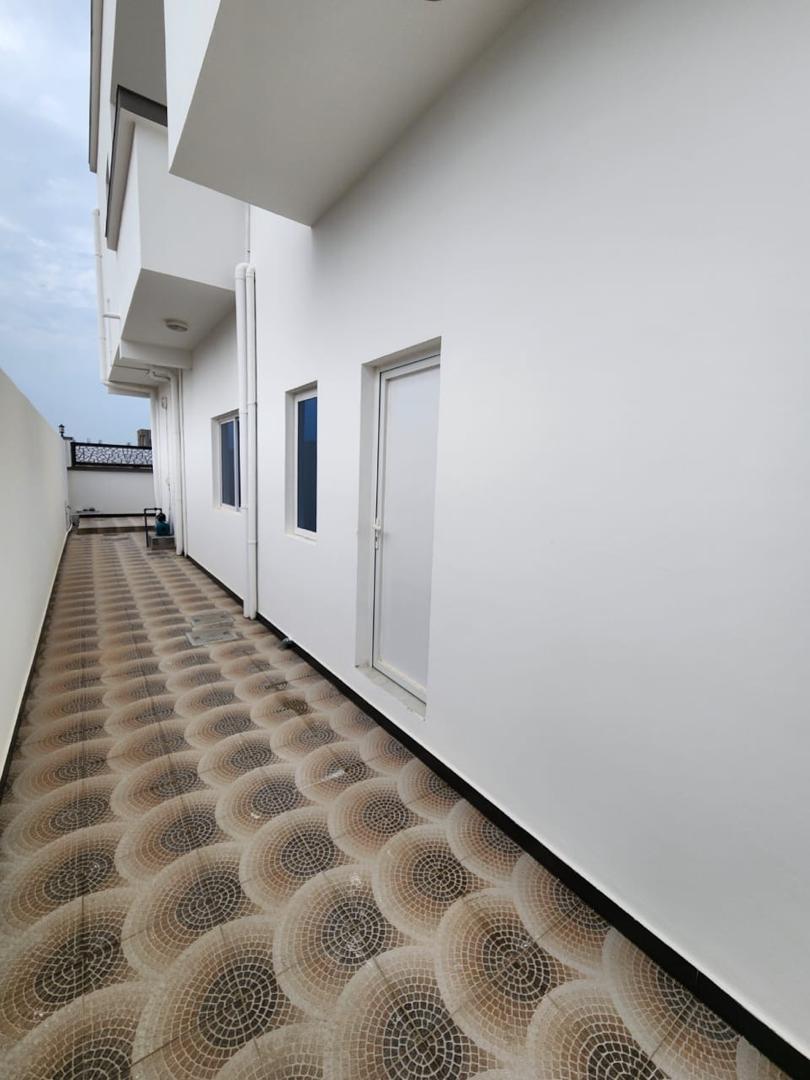 Villa neuve F6 avec terrasse à Haramous