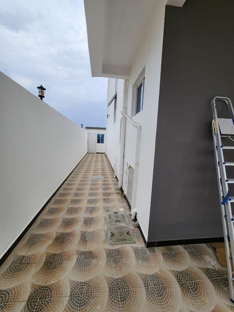 Villa neuve F6 avec terrasse à Haramous