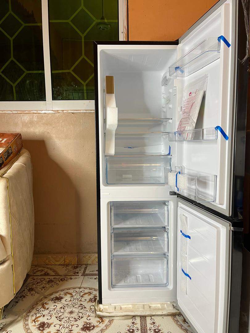 Mobilier et électroménager presque neufs en bon état
