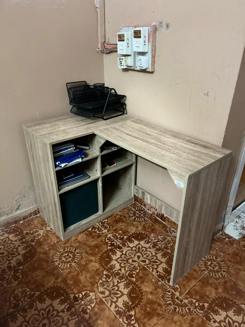 Mobilier et électroménager en très bon état