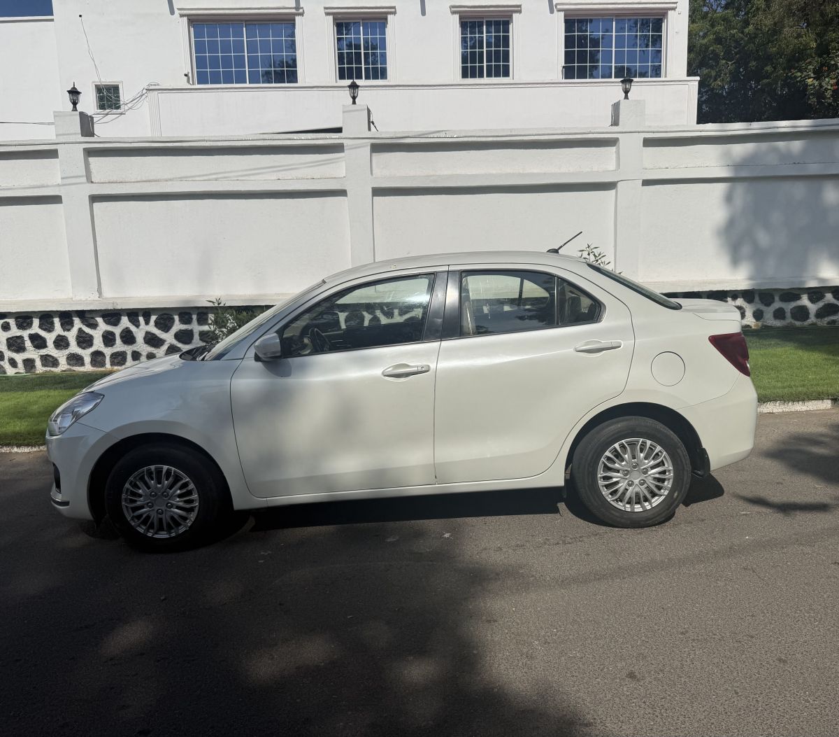 Suzuki Dzire neuve importée, moteur et climatisation parfaits