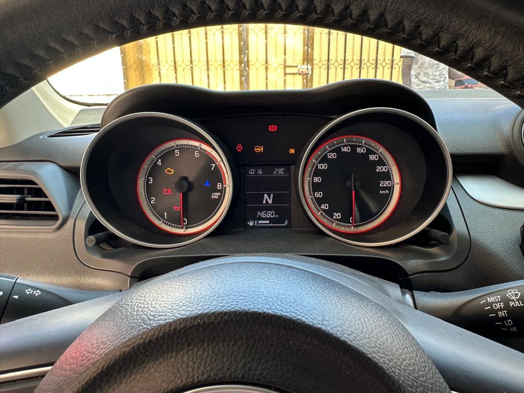 Location Suzuki Dzire 2023, essence, boîte automatique, état neuf