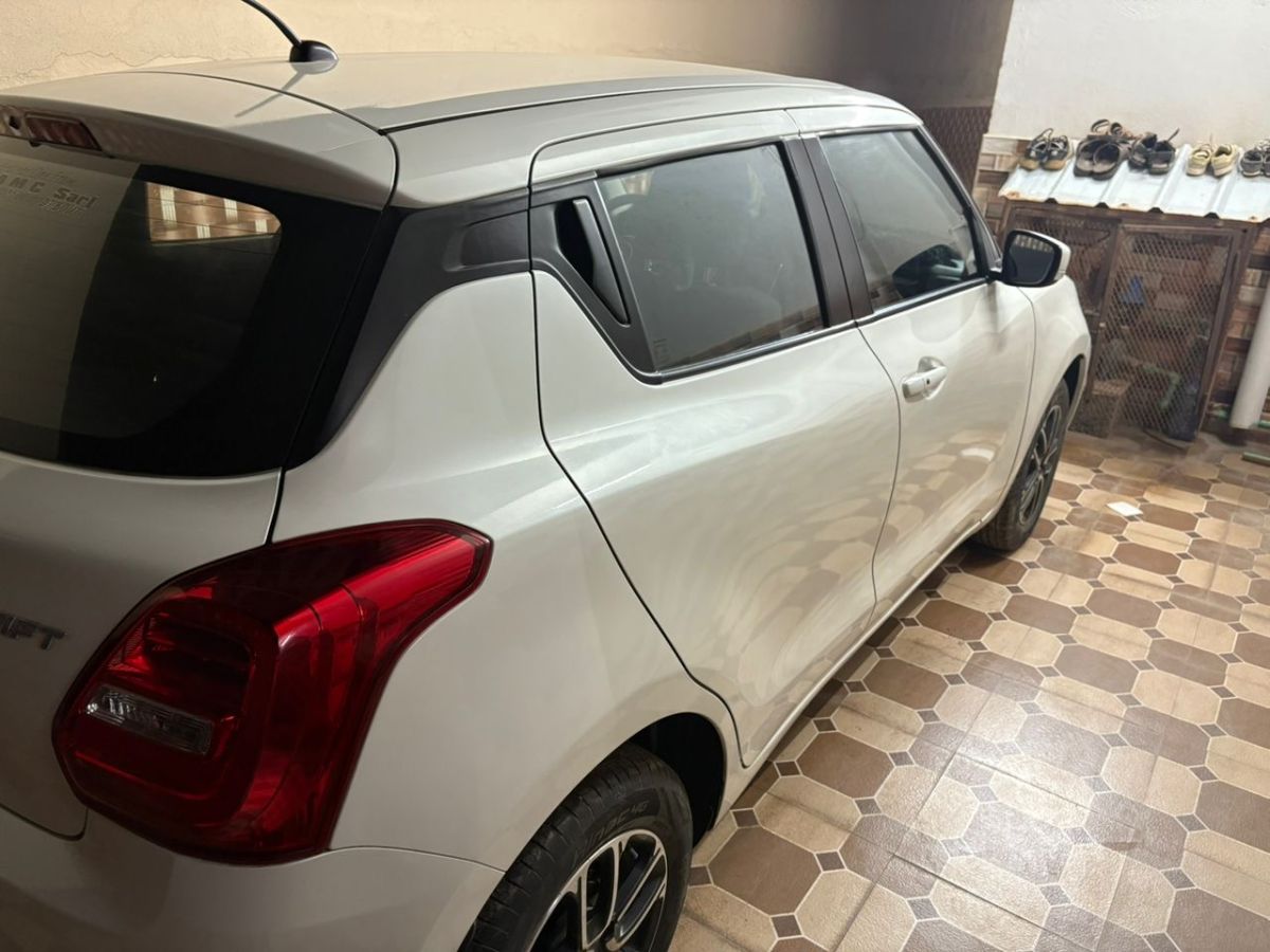 5 Voitures en excellent état à vendre : SUZUKI SWIFT 2022 45000km &. MITSUBISHI L200 automatique 2022 & MARQUE MG 2016 & HYUNDAI VENUE 2022 & Kia SPORTAGE 2012