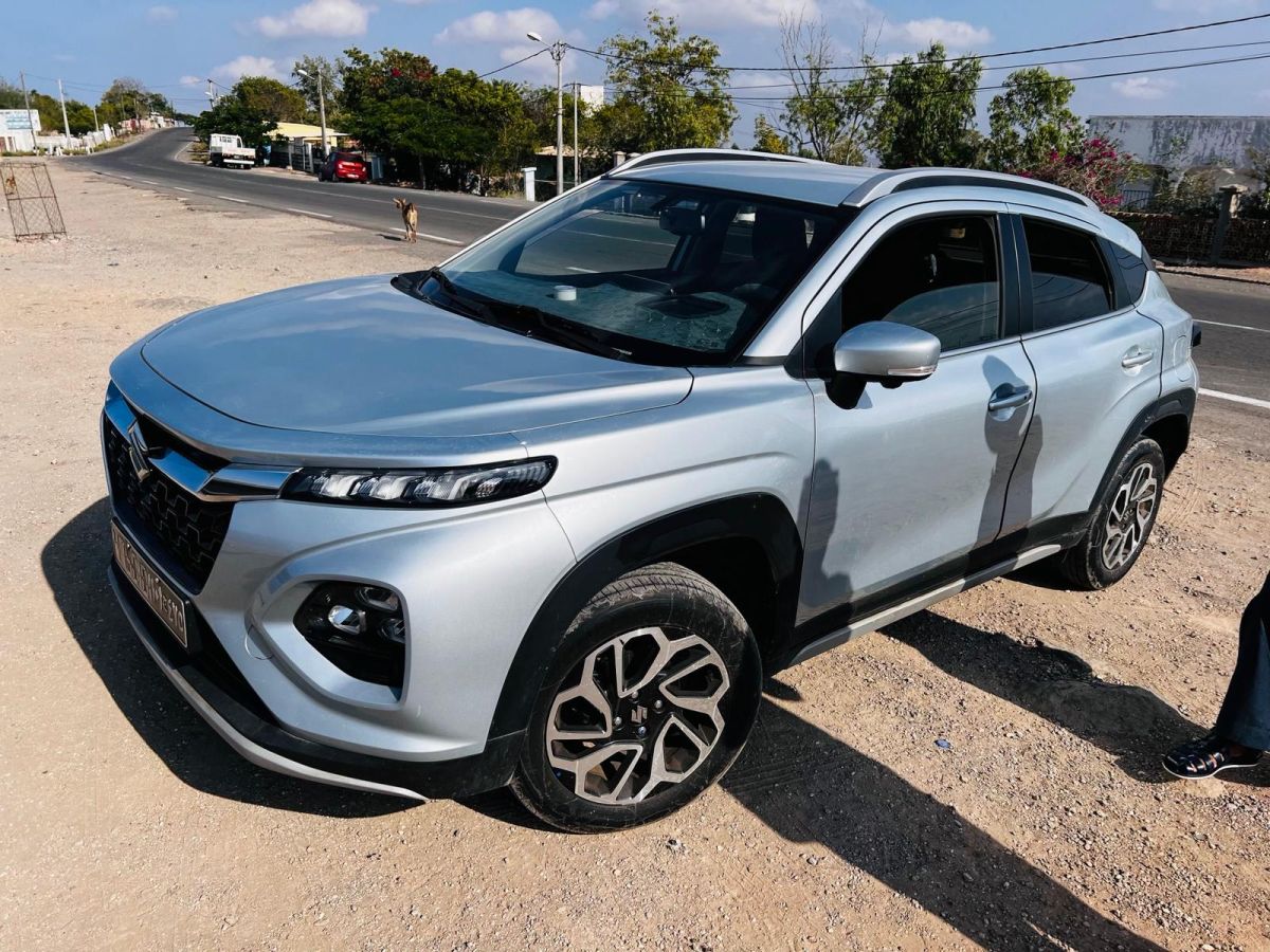 Suzuki Fronx 2024, automatique, toutes options, comme neuf