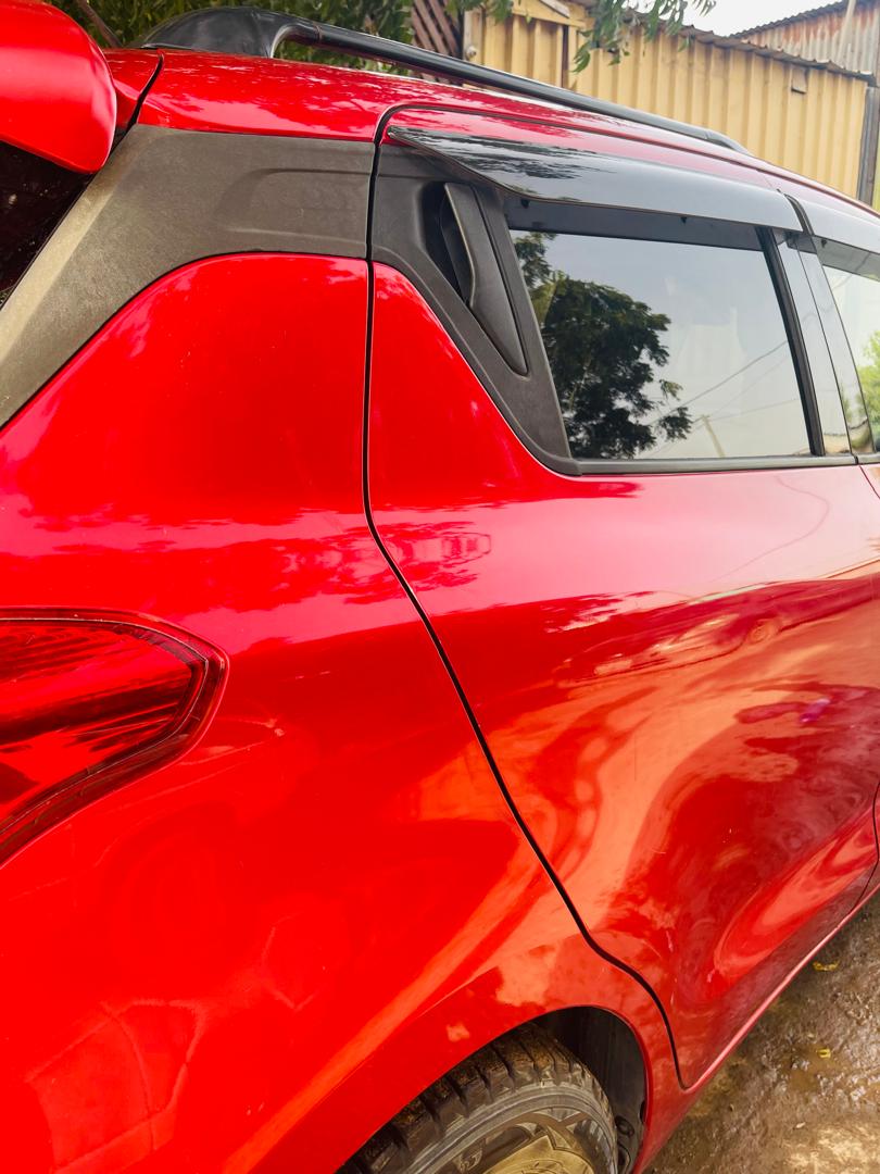 À VENDRE – Suzuki Swift Rouge 2018
