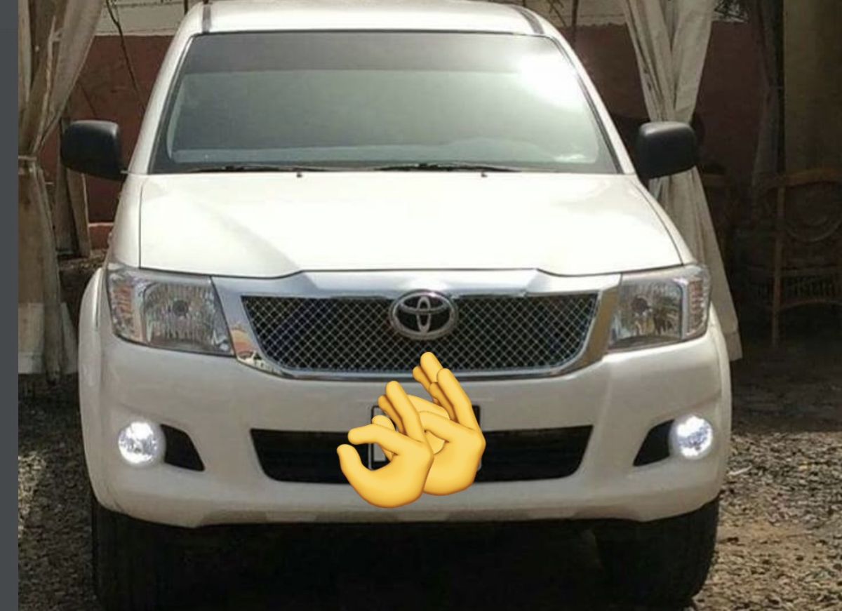 Toyota Hilux toutes options en excellent état