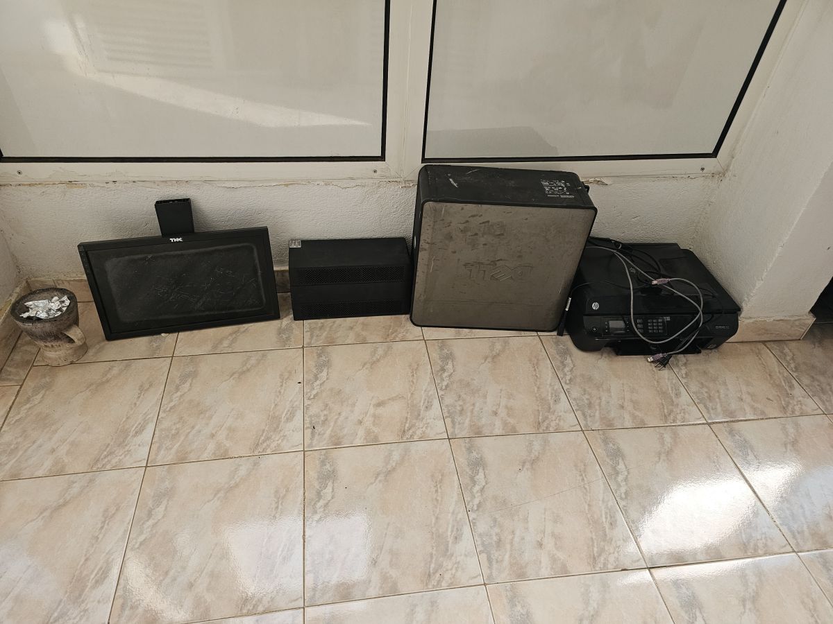 Pack PC complet avec écran et imprimante quasi neufs