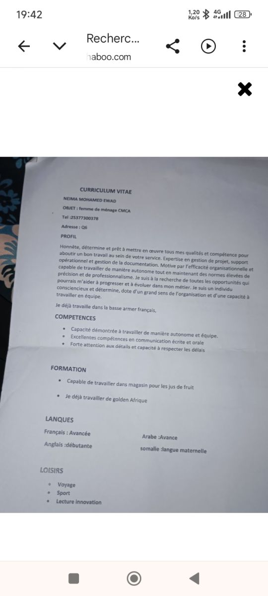 Aide-cuisine expérimenté disponible pour cuisine et entretien