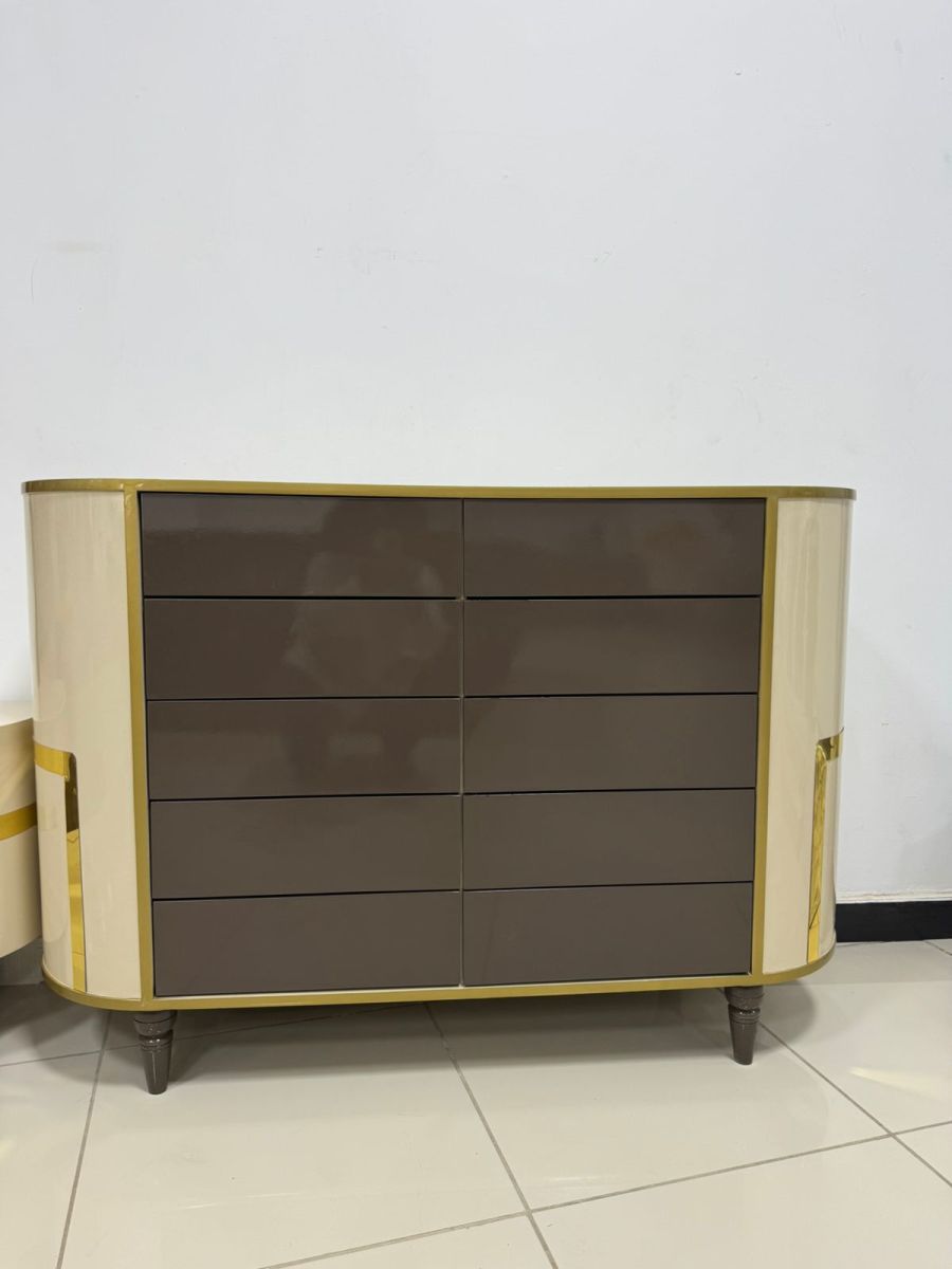 Commode moderne 8 tiroirs design élégant