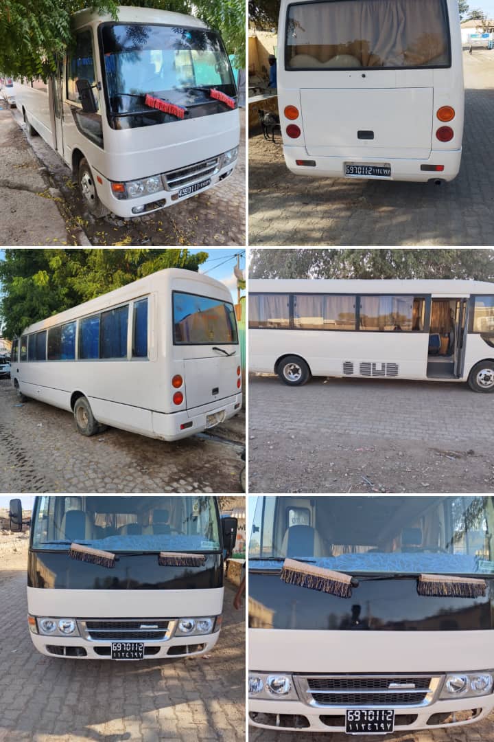 Deux bus Mitsubishi rosa 35 places neufs à vendre