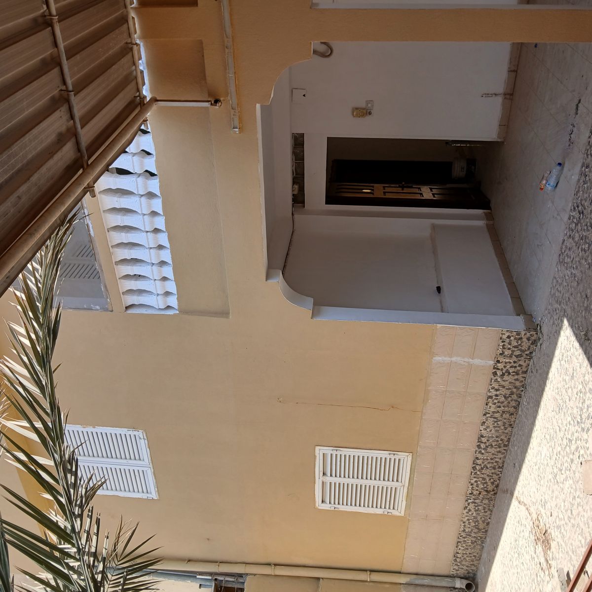 Duplex rénové 4 chambres avec parking à Hodan 1