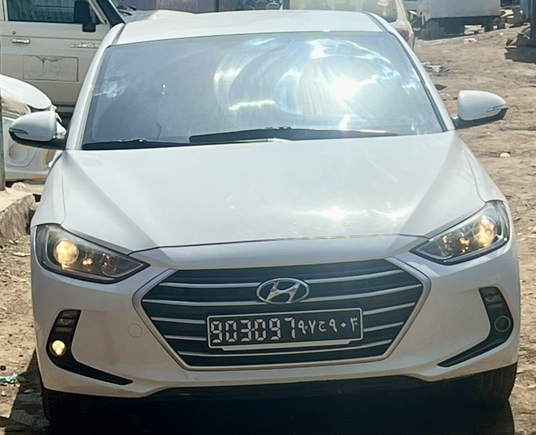 Hyundai Avante 2017 diesel automatique en excellent état