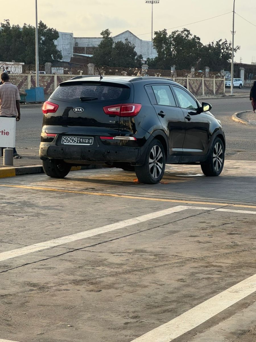 Kia en bon état avec climatisation et moteur intact