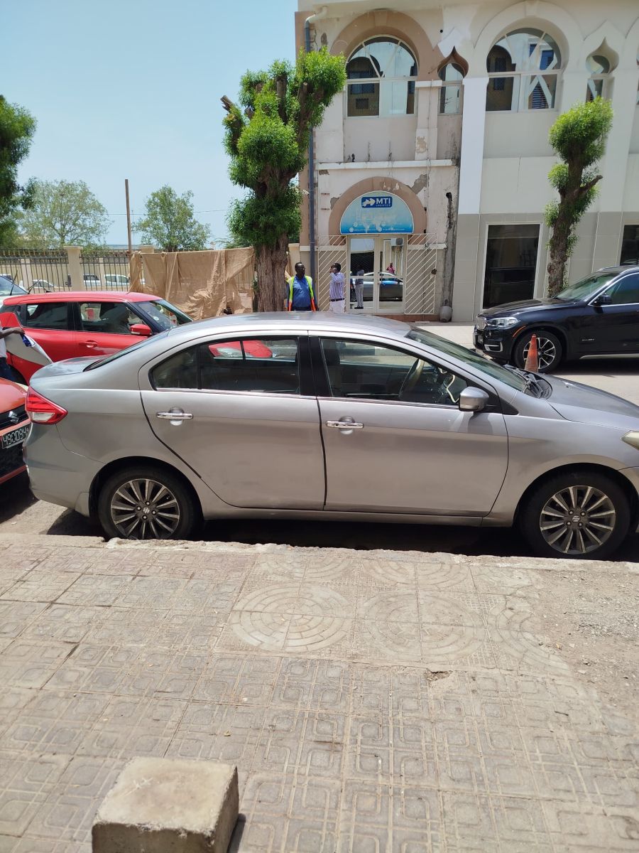 Suzuki Ciaz manuelle climatisée, économique et spacieuse