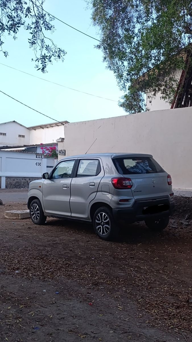 Location Suzuki S-Presso neuve, économique et climatisée