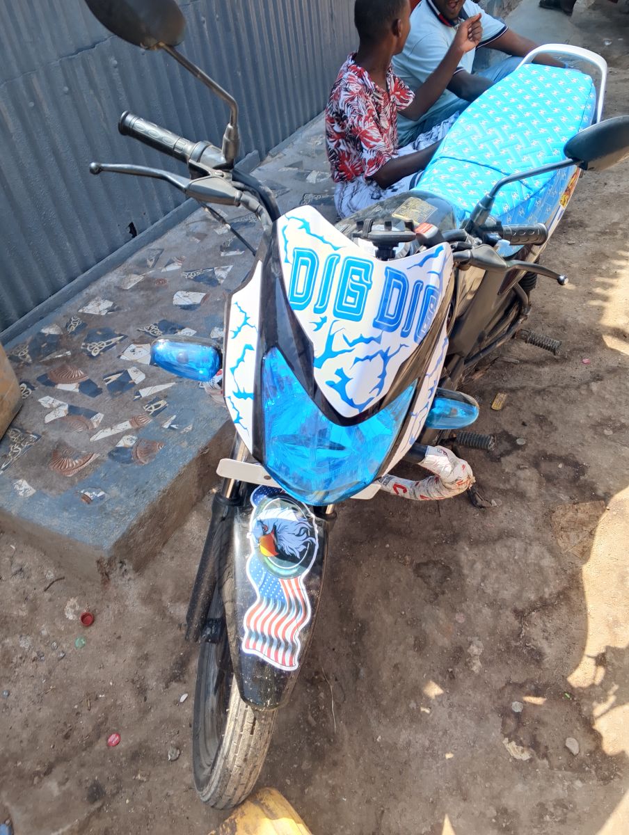 Location moto économique en bon état