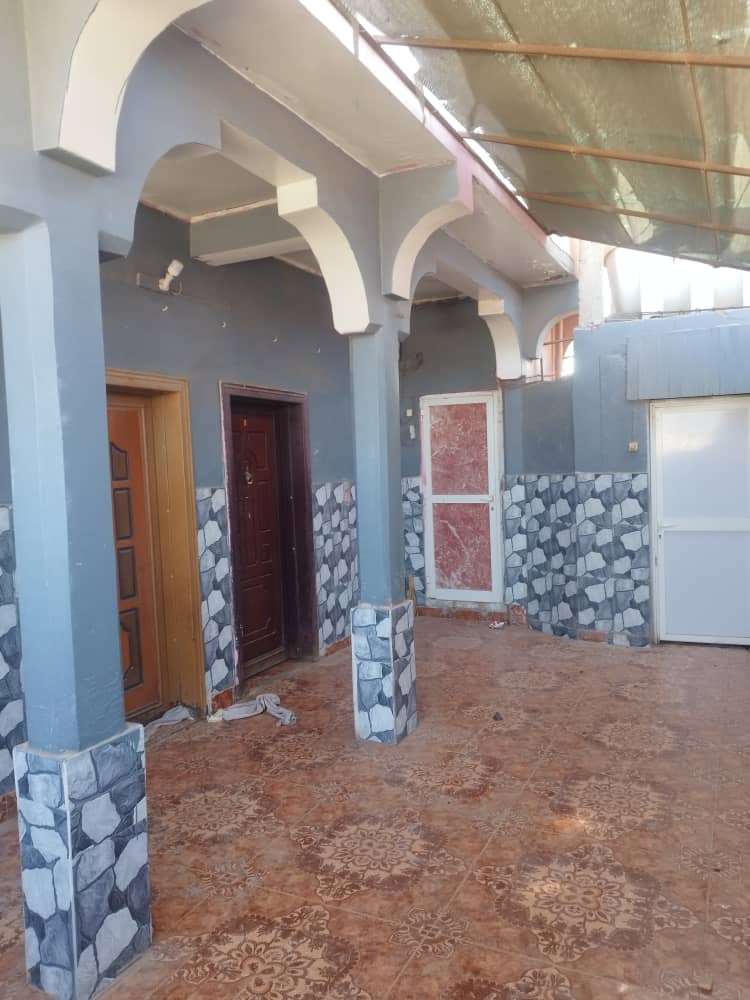 Maison F2 à Cheikh Moussa Pompier, calme et confortable