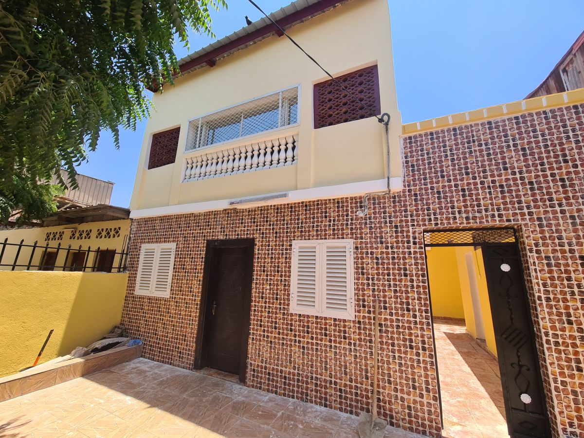 Maison 4 chambres avec terrasse et cour à Balbala Cheikh Moussa