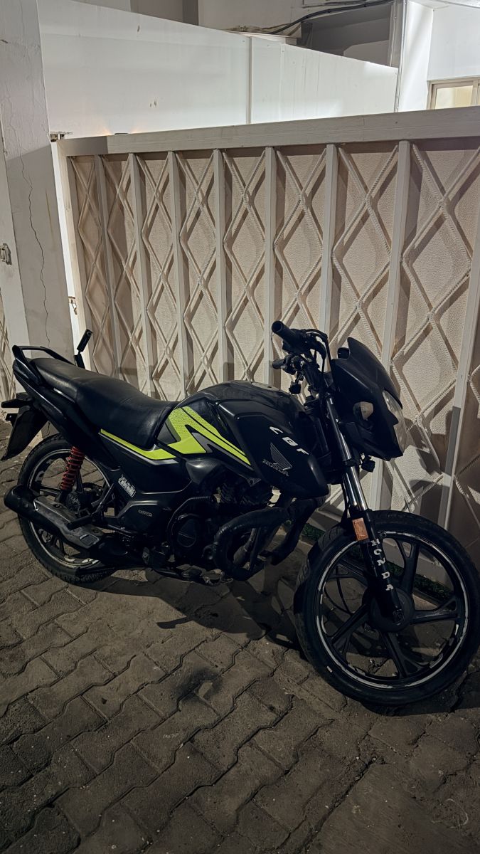 Moto Honda 125cc en bon état général