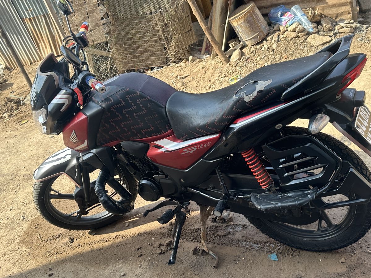 Moto Honda 125cc en très bon état
