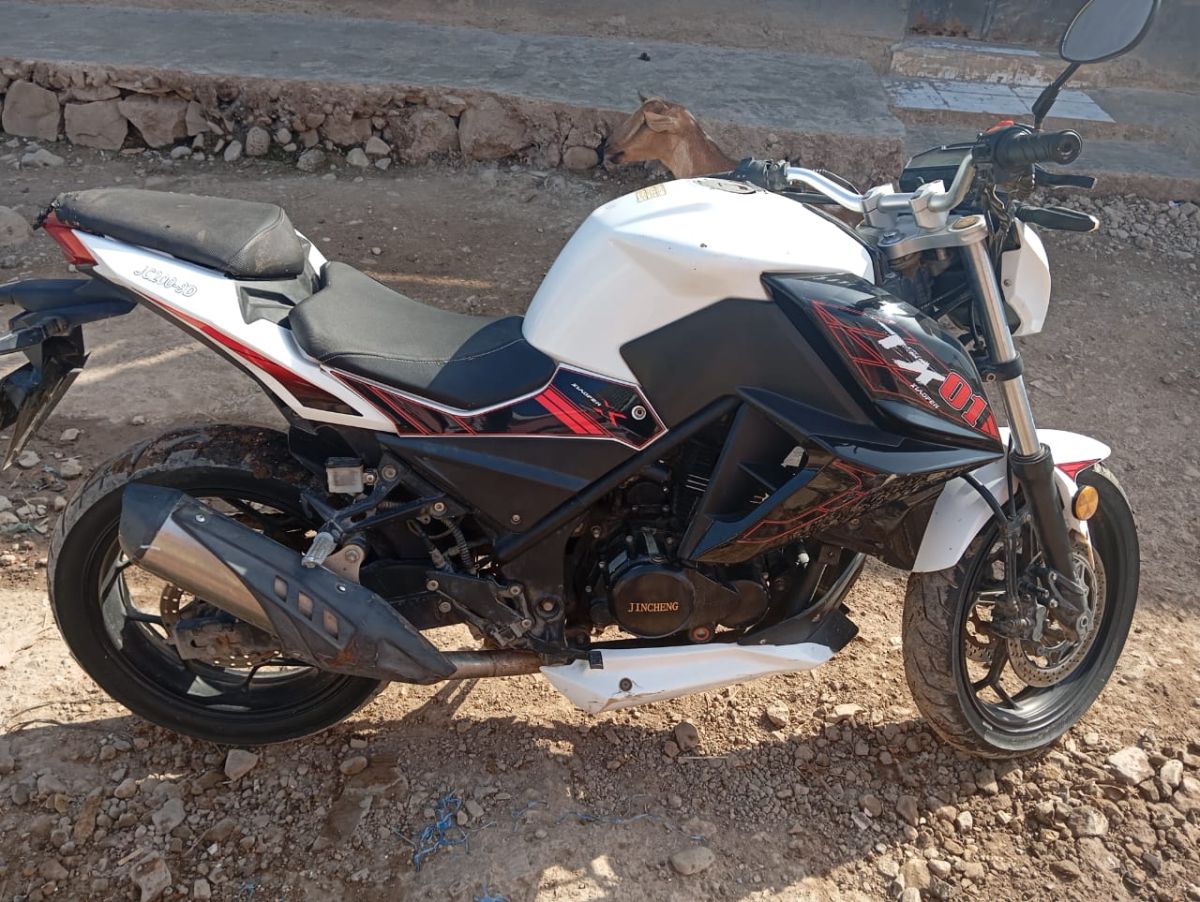 Moto Jincheng JC200 en très bon état