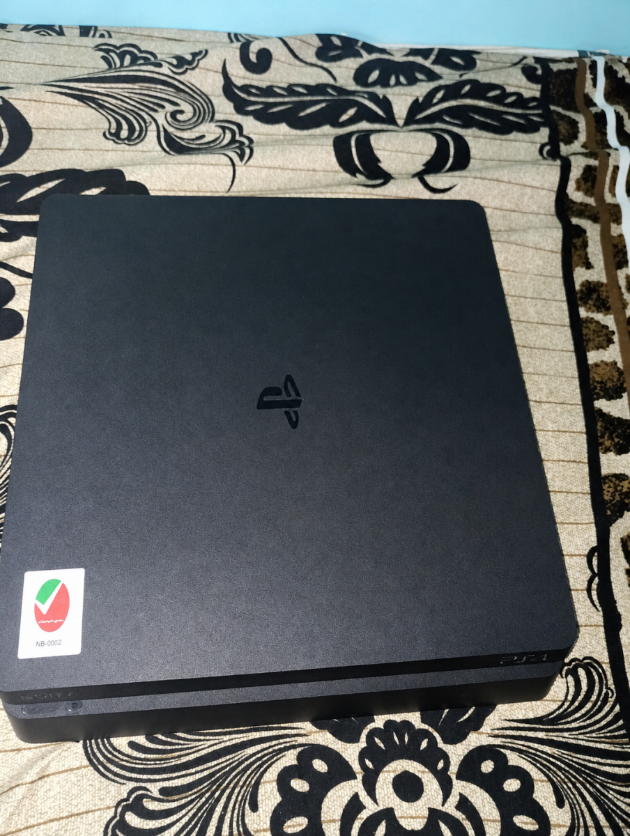 PS4 quasi-neuve