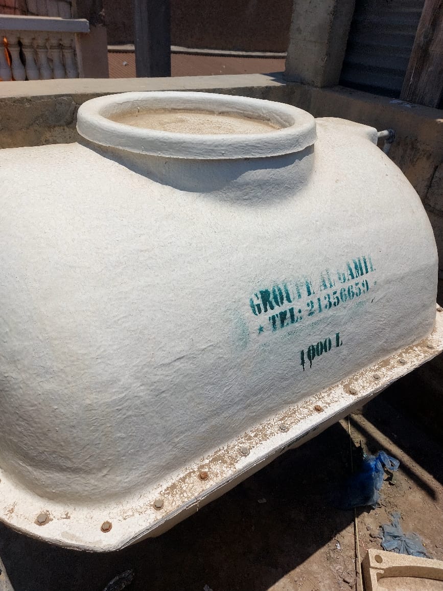 Réservoir d’eau 1000 litres solide et complet prêt à l’usage