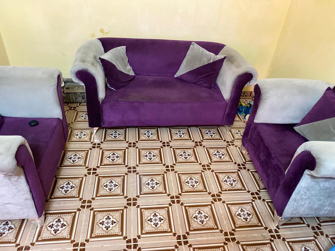 Salon 3 fauteuils confortable et négociable