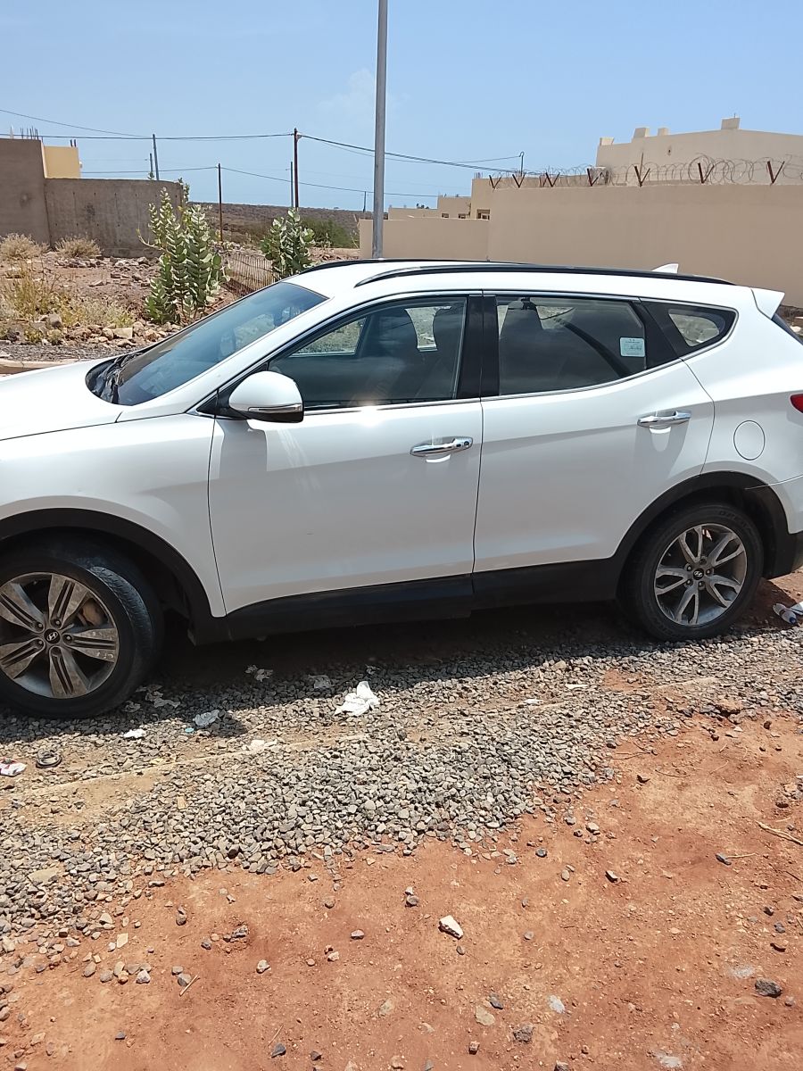 Hyundai Santa Fe 2016, diesel, climatisation fonctionnelle