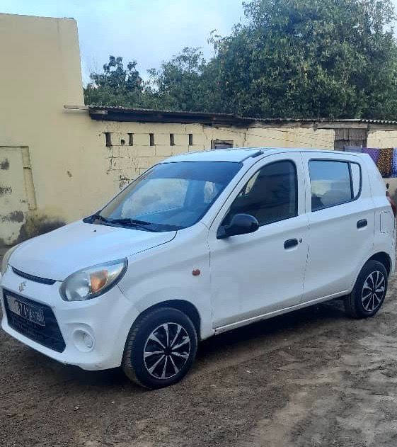 Suzuki Alto 800 2018 blanche, boîte manuelle, bon état