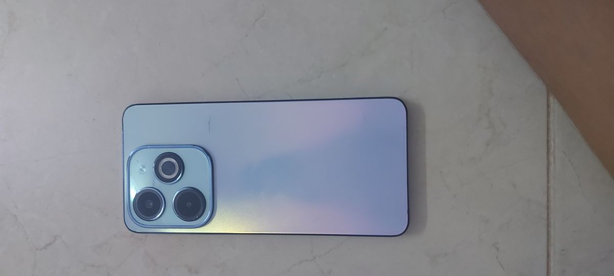 Smartphone Infinix 40 en bon état