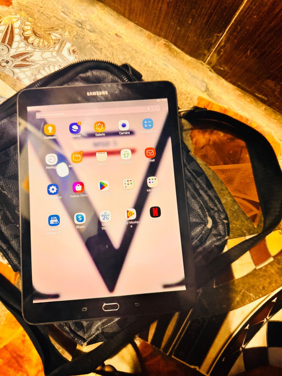 Tablette Samsung en très bon état avec bonne autonomie