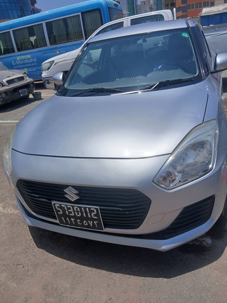 Suzuki Swift 2017 essence, boîte automatique, excellent état