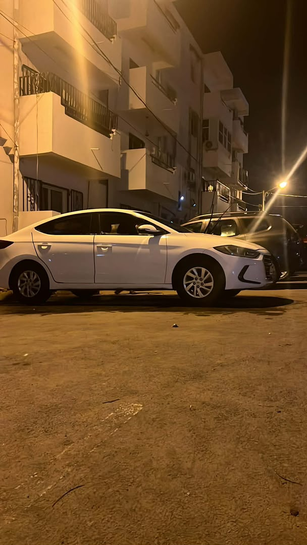 Hyundai Avante 2017 diesel automatique en excellent état