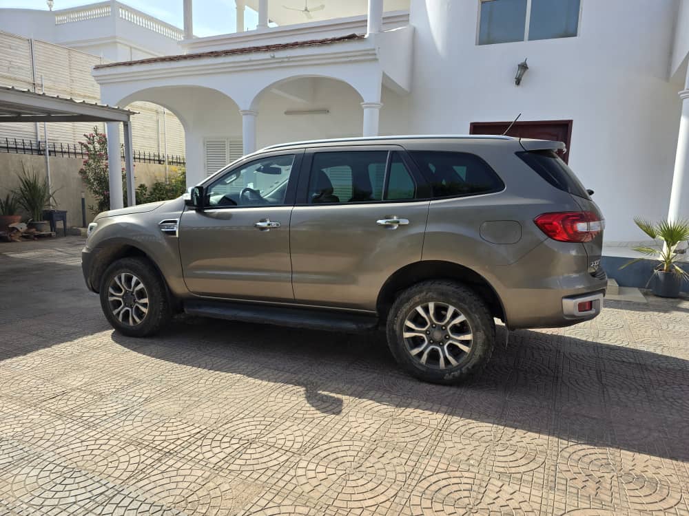 Ford Everest XLT 2022 Diesel Boîte Automatique en Très Bon État