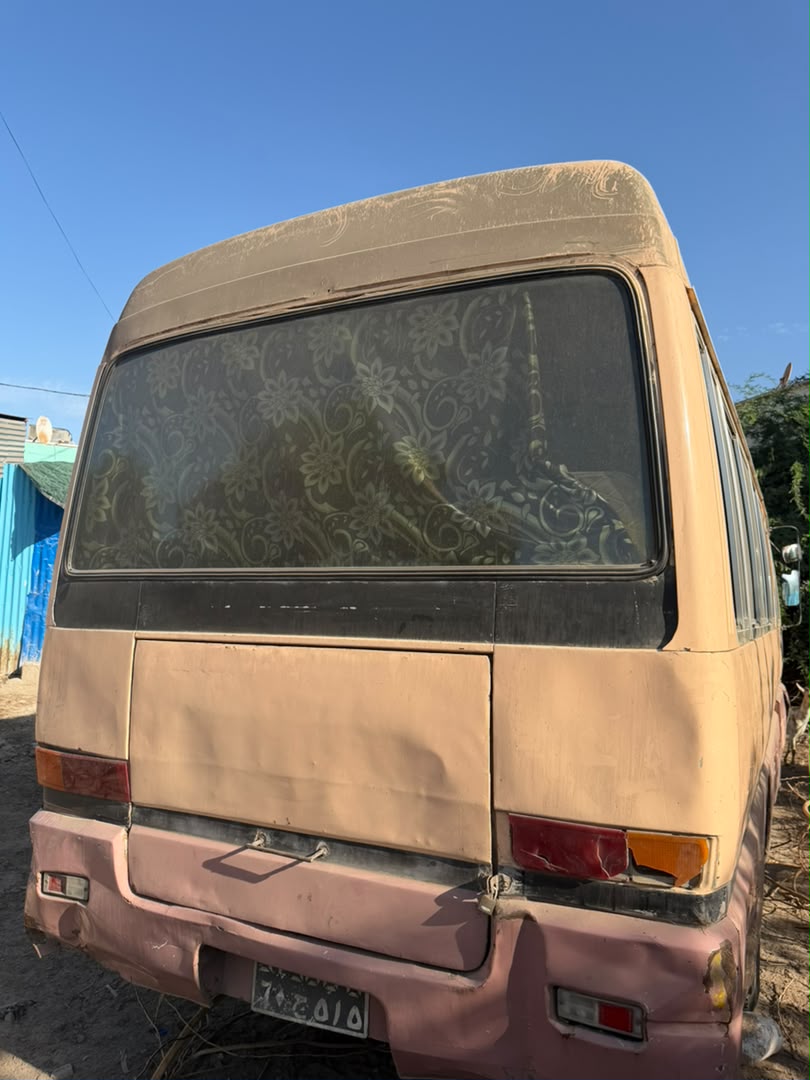 Mitsubishi Rosa, diesel, boîte manuelle, en bon état