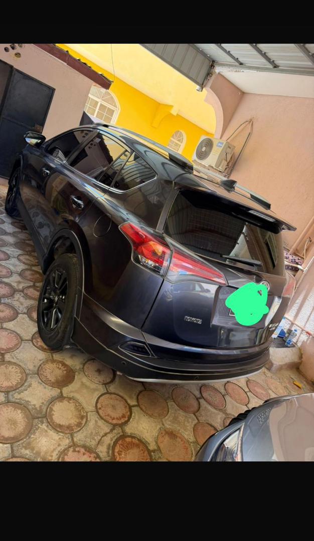 Toyota RAV4 2018, essence, bien entretenu