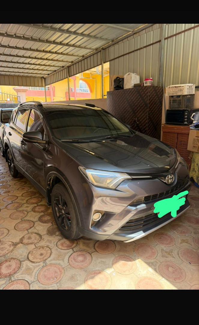 Toyota RAV4 2018, essence, bien entretenu