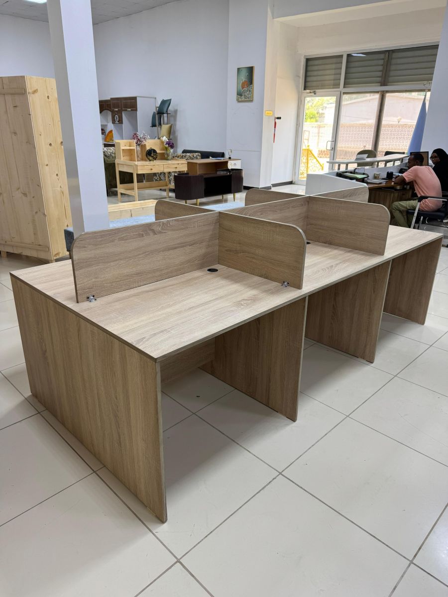 Bureau de travail 6 postes avec cloisons