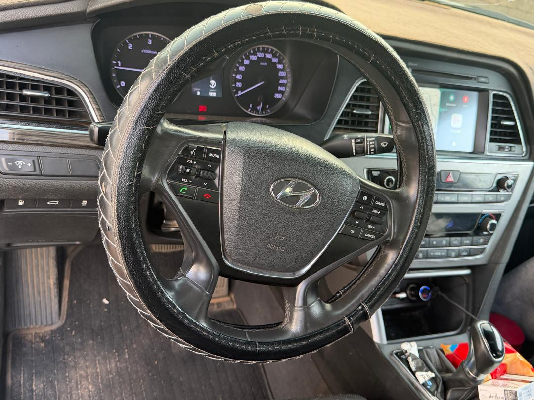 Hyundai Sonata diesel 2017, toit panoramique, excellent état