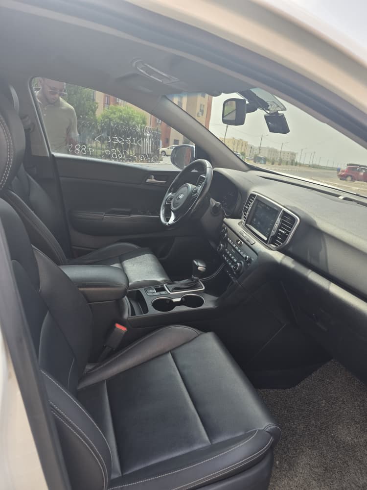 Kia Sportage 2018, diesel, boîte automatique, en excellent état