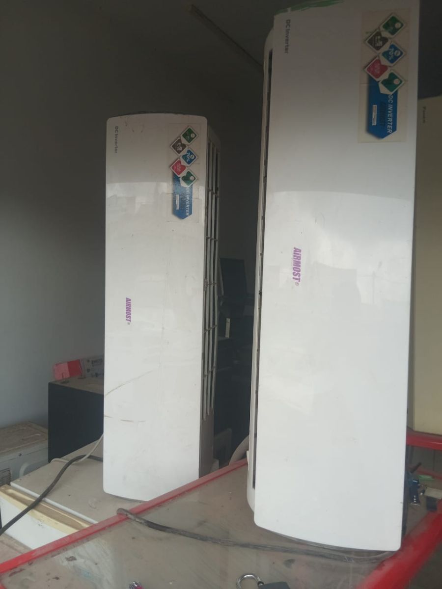 À VENDRE : 2 climatiseurs Airmost 2 CV