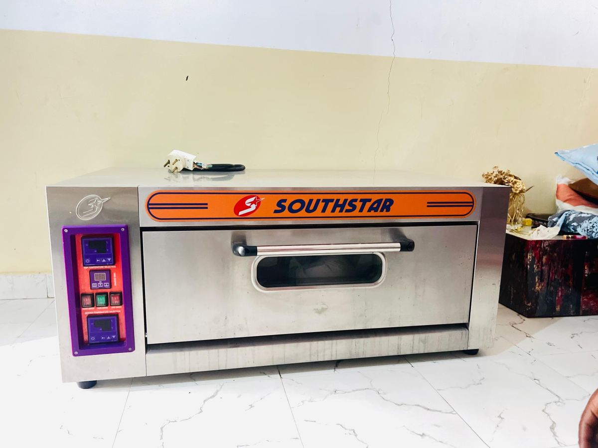 Four professionnel Southstar inox numérique, état neuf