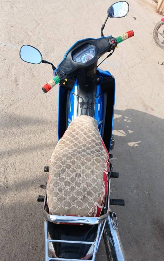 Moto en bon état disponible avant voyage estival