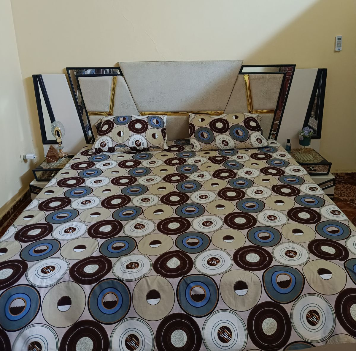 Chambre à coucher en très bon état